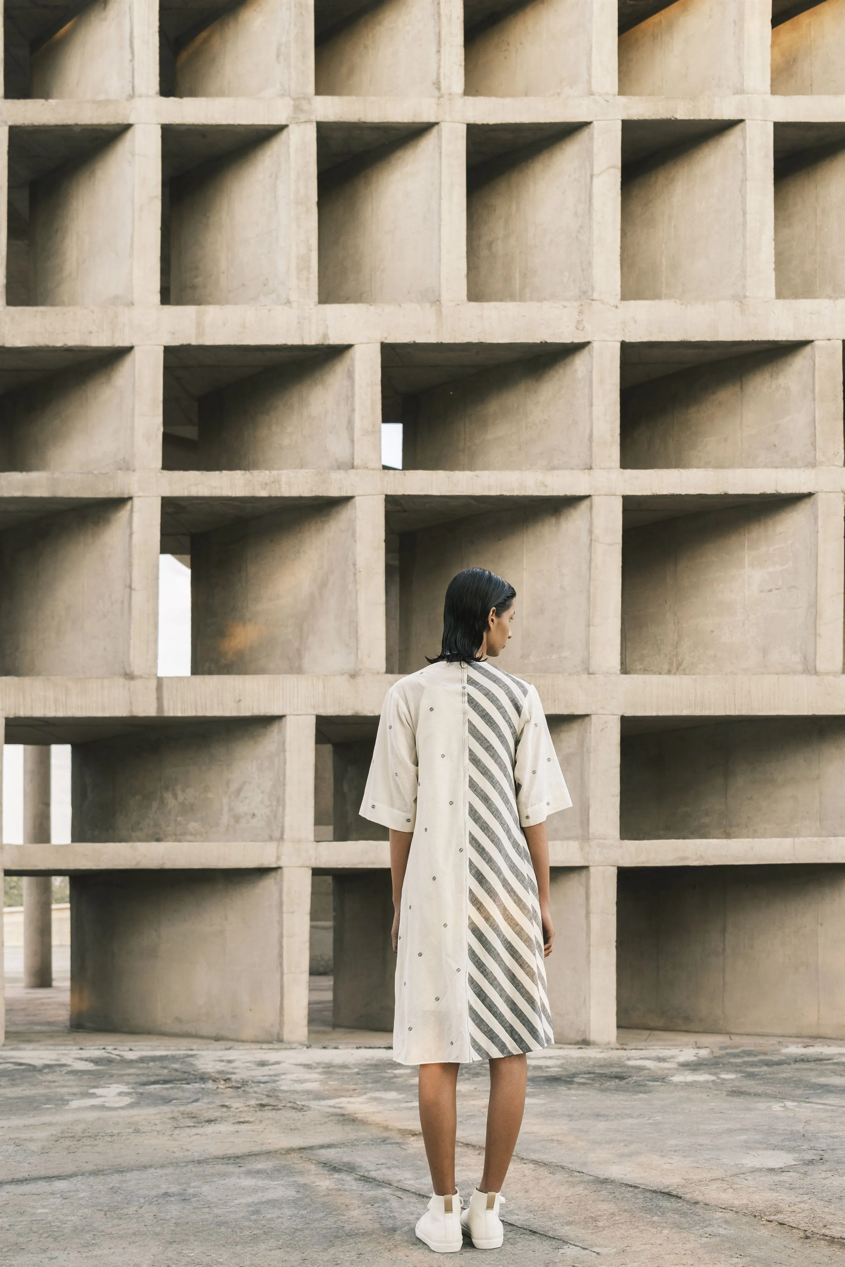 Urvashi Kaur   I   Seoul DRESS ZEPHYR hand spun cotton jamdani Shell And Charcoal TESSELLATE- 100